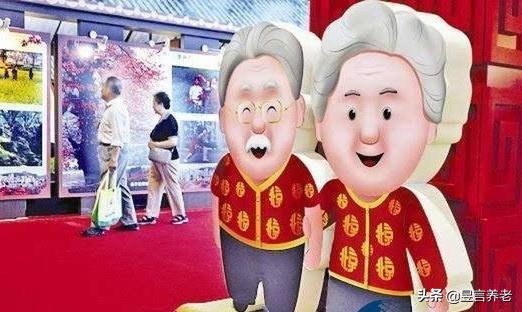 便宜智能轮椅多功能轮椅,实用电动轮椅让老人安全出行