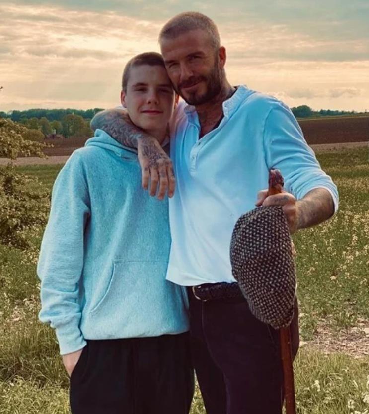 贝克汉姆的三个儿子哪个最有出息,贝克汉姆三个儿子颜值