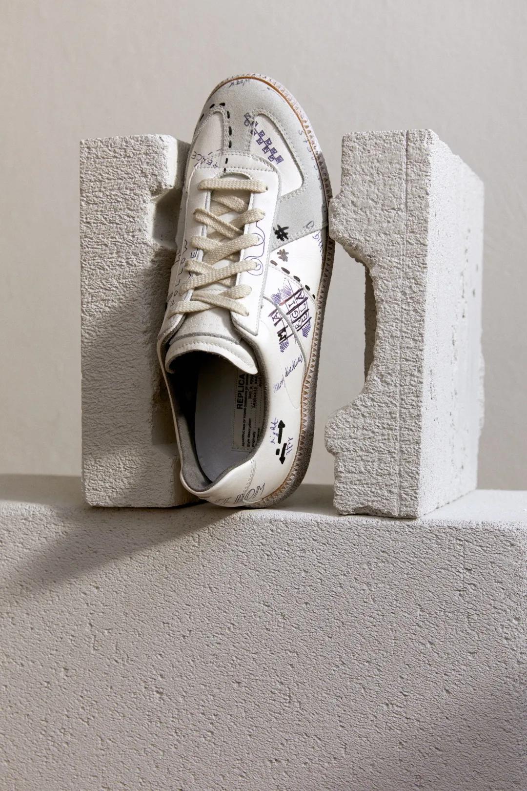 要什么漫画腿，明星们人手一件的漫画衣你怎么还没有？