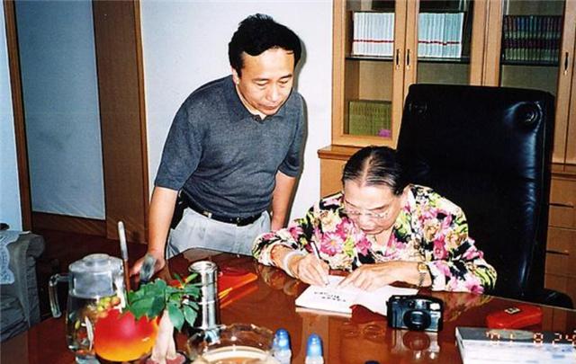 张文秋：毛岸英与毛岸青的岳母，经历2段婚姻，晚年却孑然一身