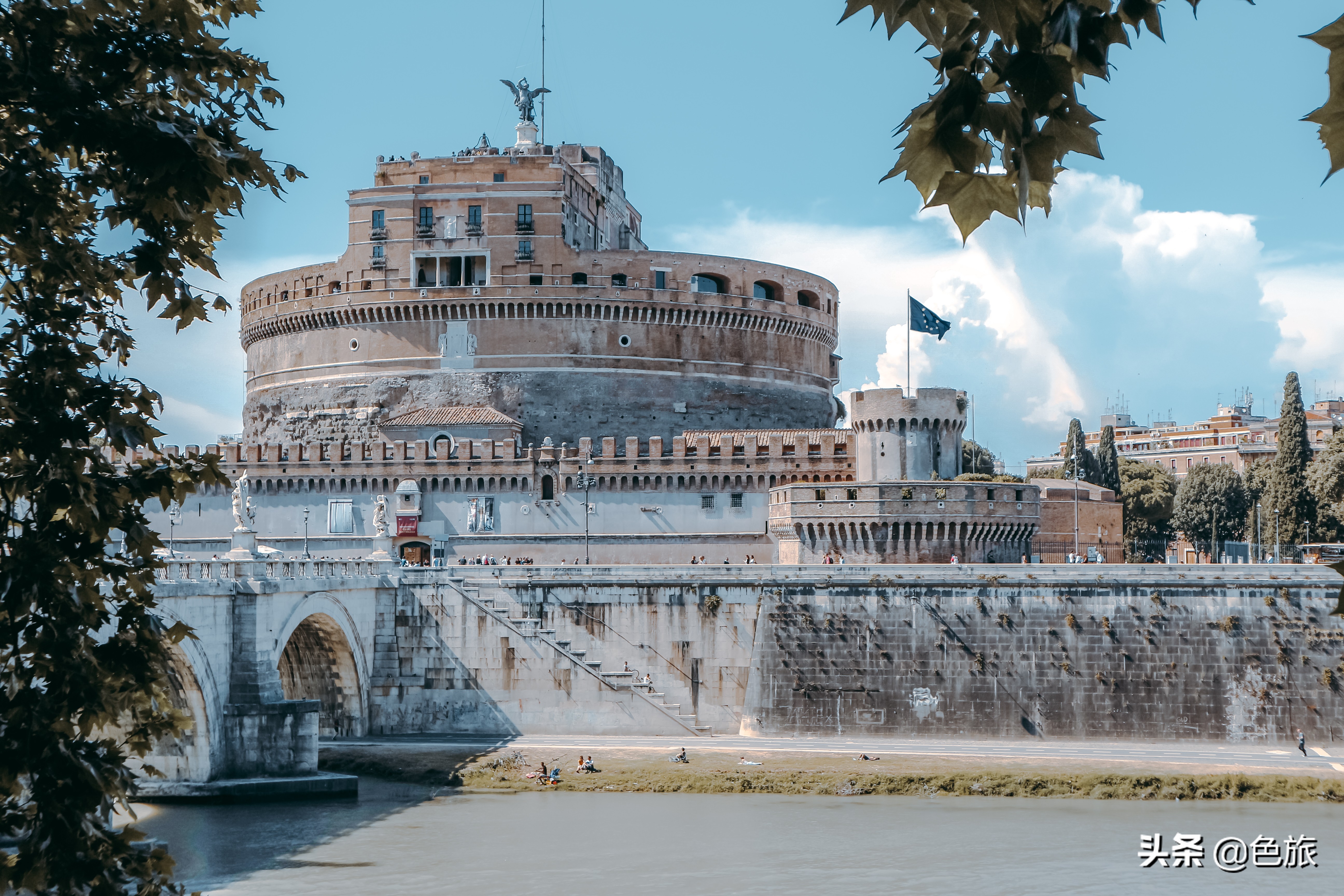 跟随赫本的脚步重温罗马假日,跟着赫本的脚步来到了罗马