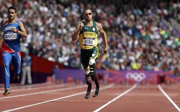 青铜价王者跑鞋！“第三代”国产刀锋鞋再升级，踩下去自动弹回来