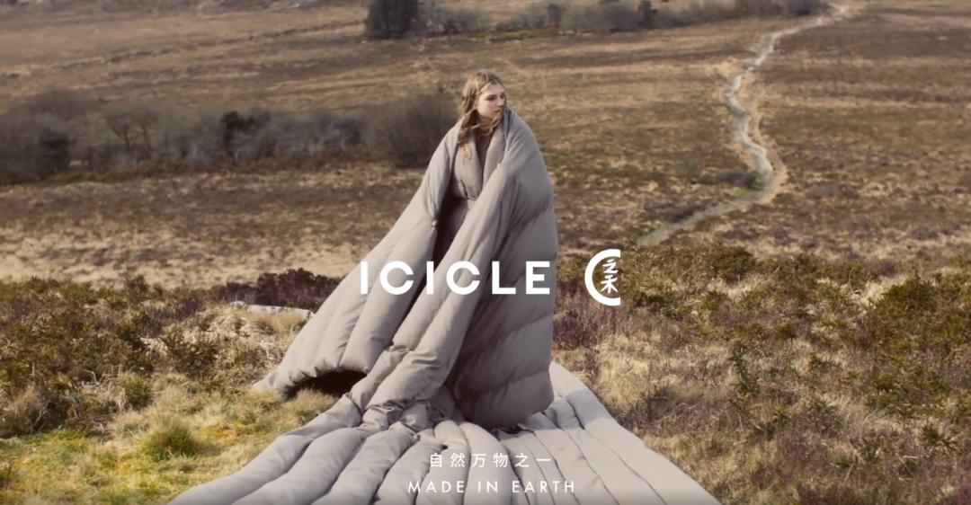 一件衣服卖2400元,一件衣服卖1000美元