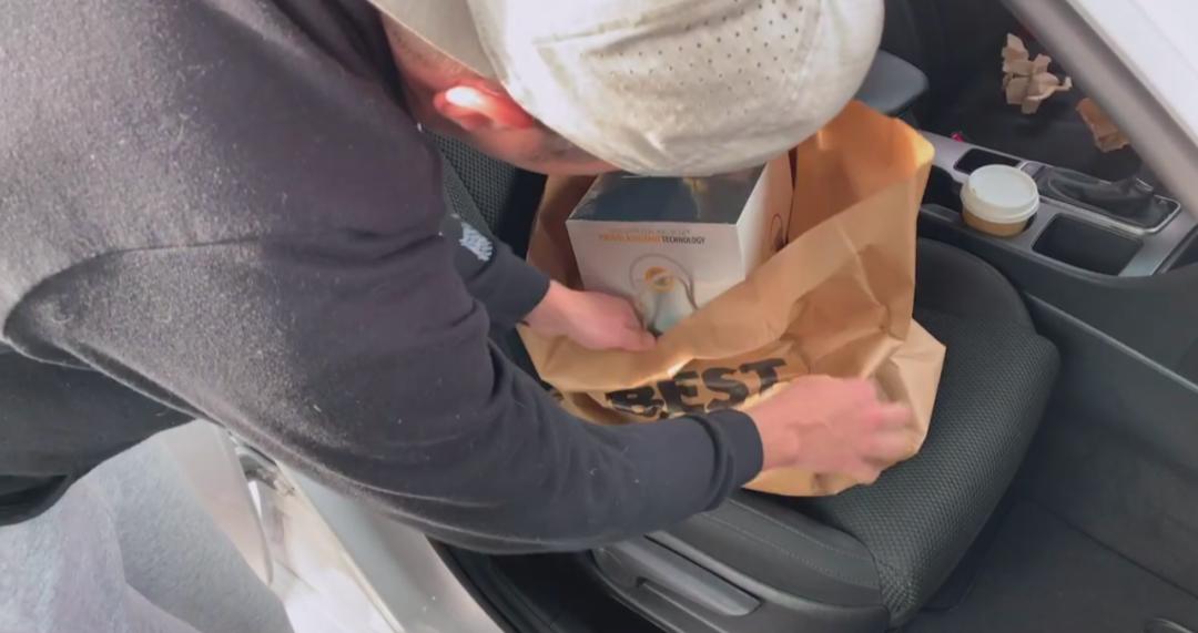 来美国五个月丢了10件快递,美国网购每天运送150万个包裹