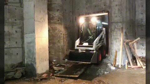 能进棚的小铲车,可以进洞的小铲车