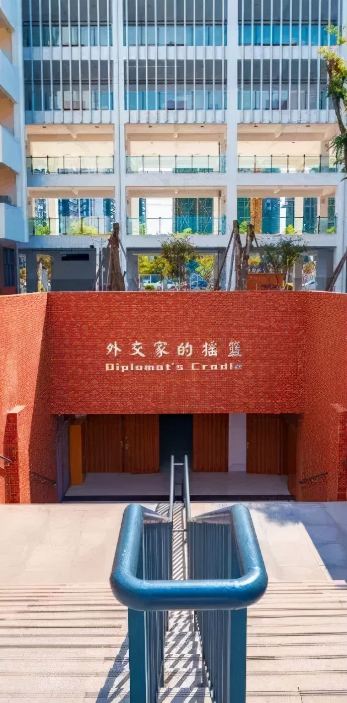 北二外成都附中属于哪个档次的,北二外成都附中能走读吗