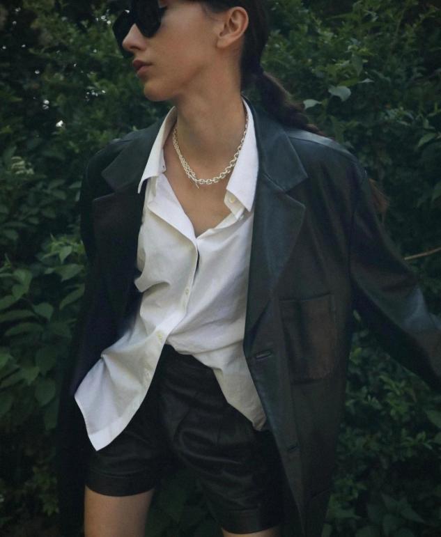 夏天穿这4种配色高级又气质,穿来穿去还是简约温柔的气质