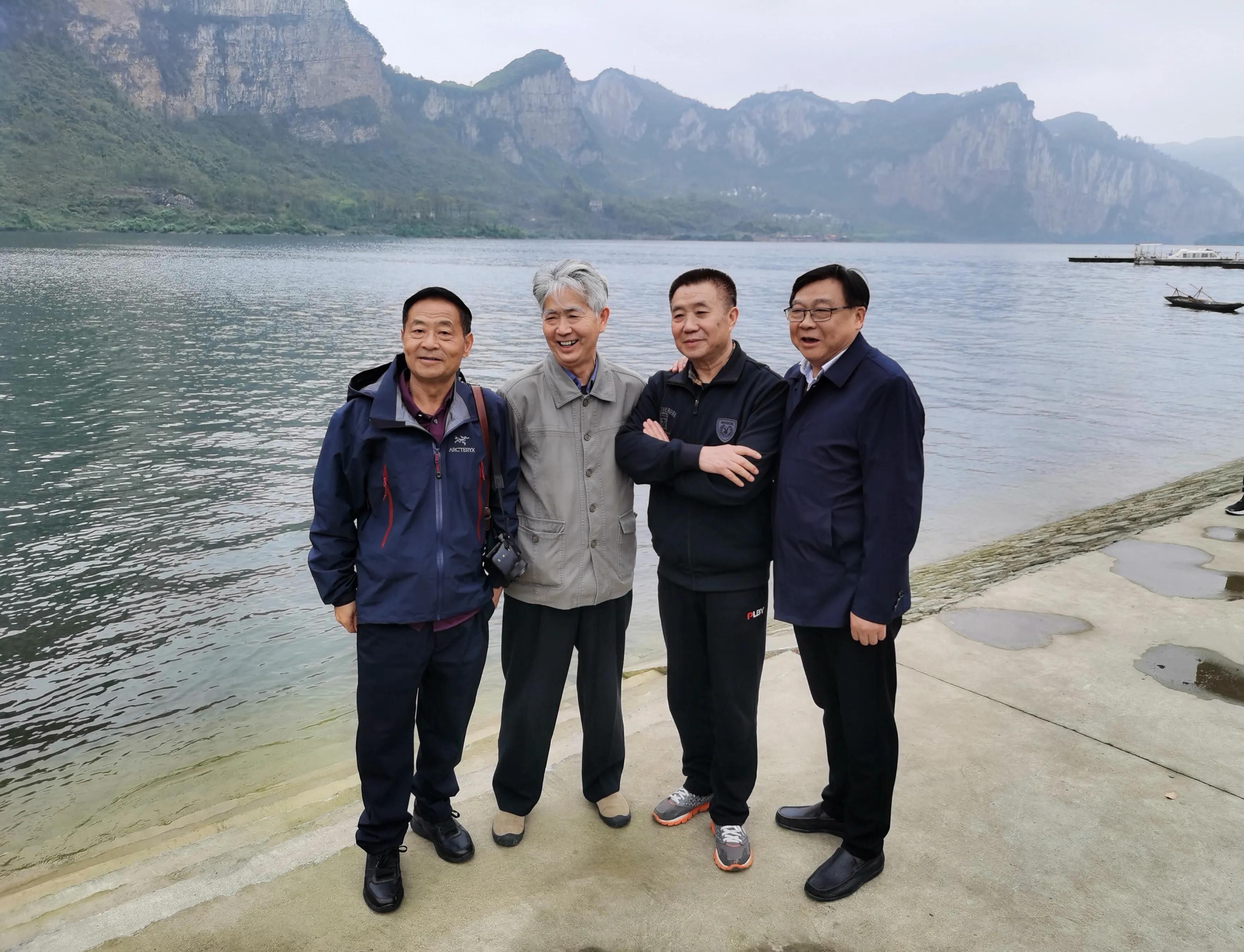 贵州大学1984级管科系同学欢聚毕节录