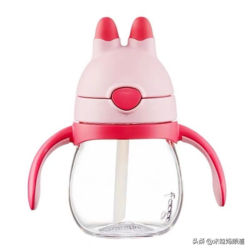 杯子怎么才能让孩子爱喝水,用什么水杯才能让小孩喜欢喝水