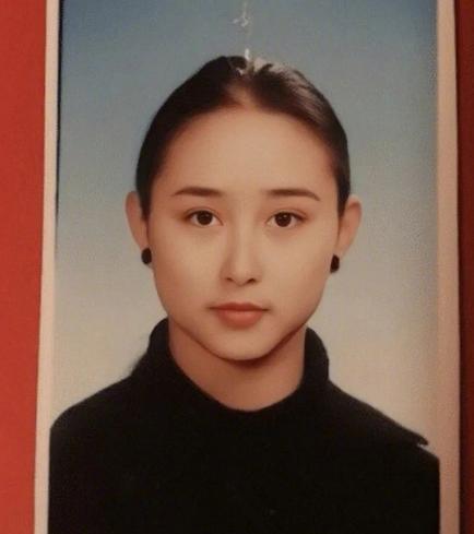 没整过容的女明星颜值对比,女星修图前后对比照