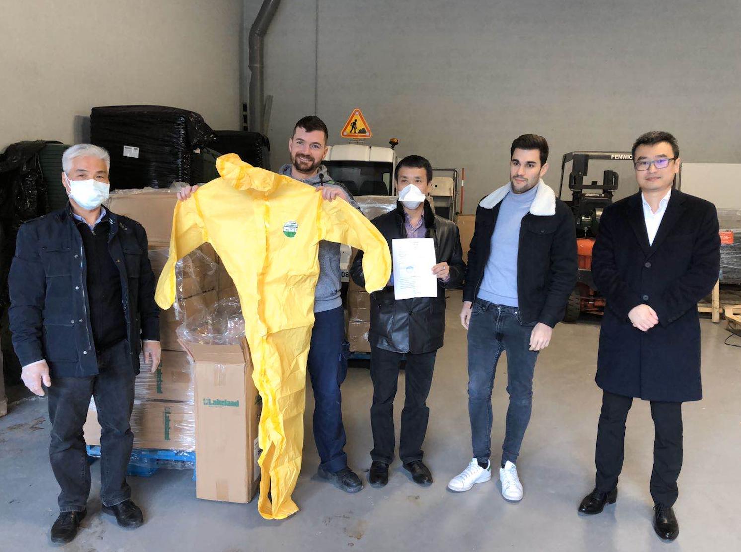 巴黎华商抱团渡难关，餐厅停业外卖也不能送，市场关闭外贸停滞，不裁员可领政府补贴，协会提供远程义诊