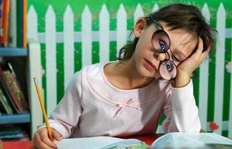 上课打瞌睡怎么解决最有效,为什么高中的学生常在课间打瞌睡