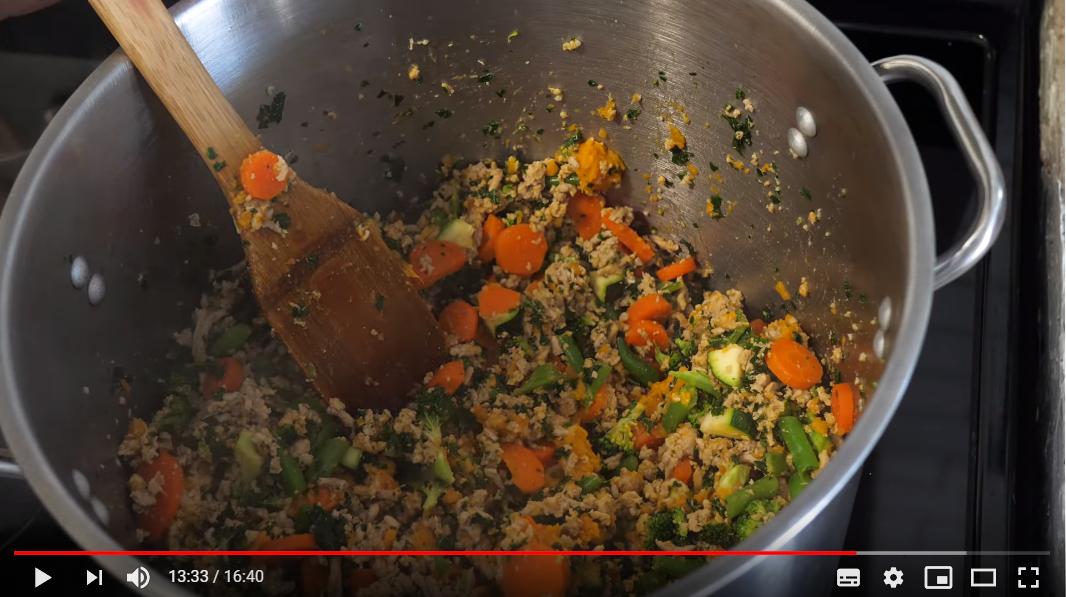 狗狗去泪痕自制狗粮,教自制狗狗鲜粮