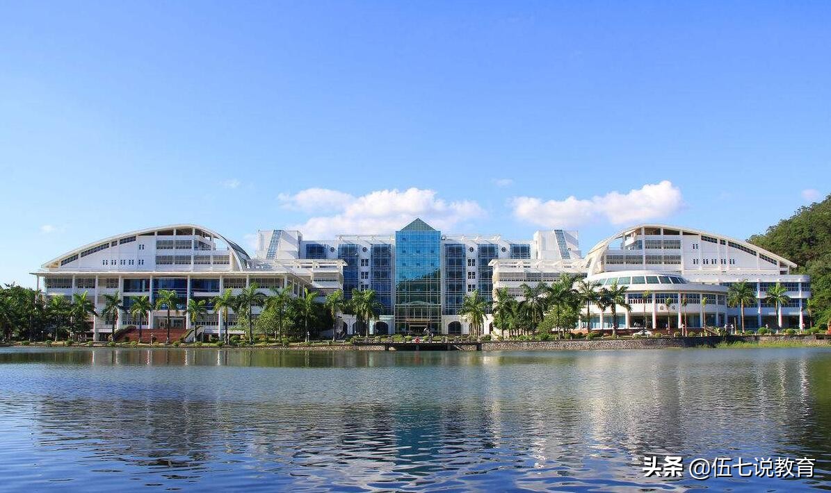 暨南大学劝退27名研究生，原因是学习年限太久，网友表示早该如此