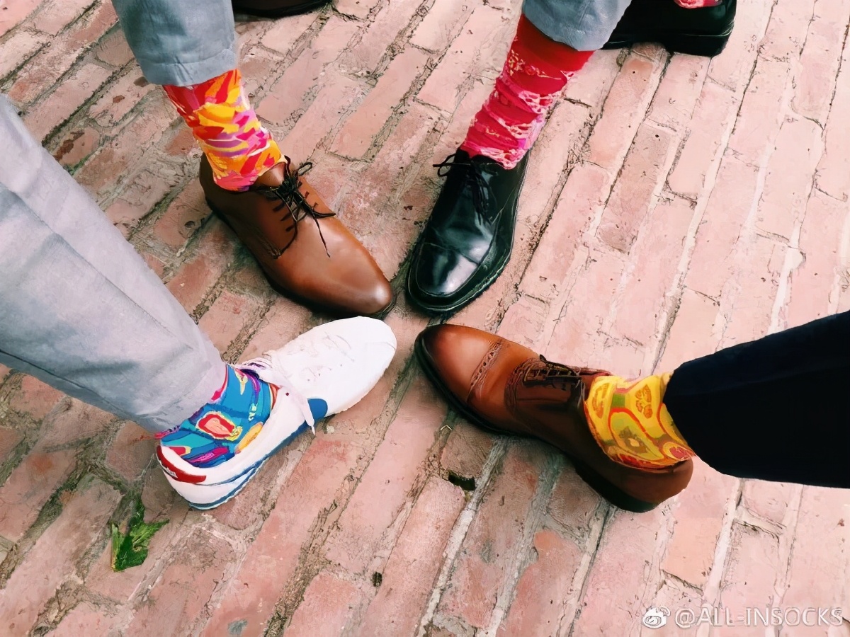 男人骚不骚，看袜子就知道