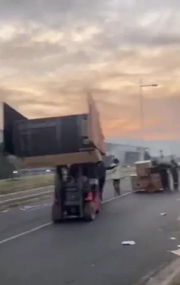 南非全国进入灾难状态的场面,南非大事件