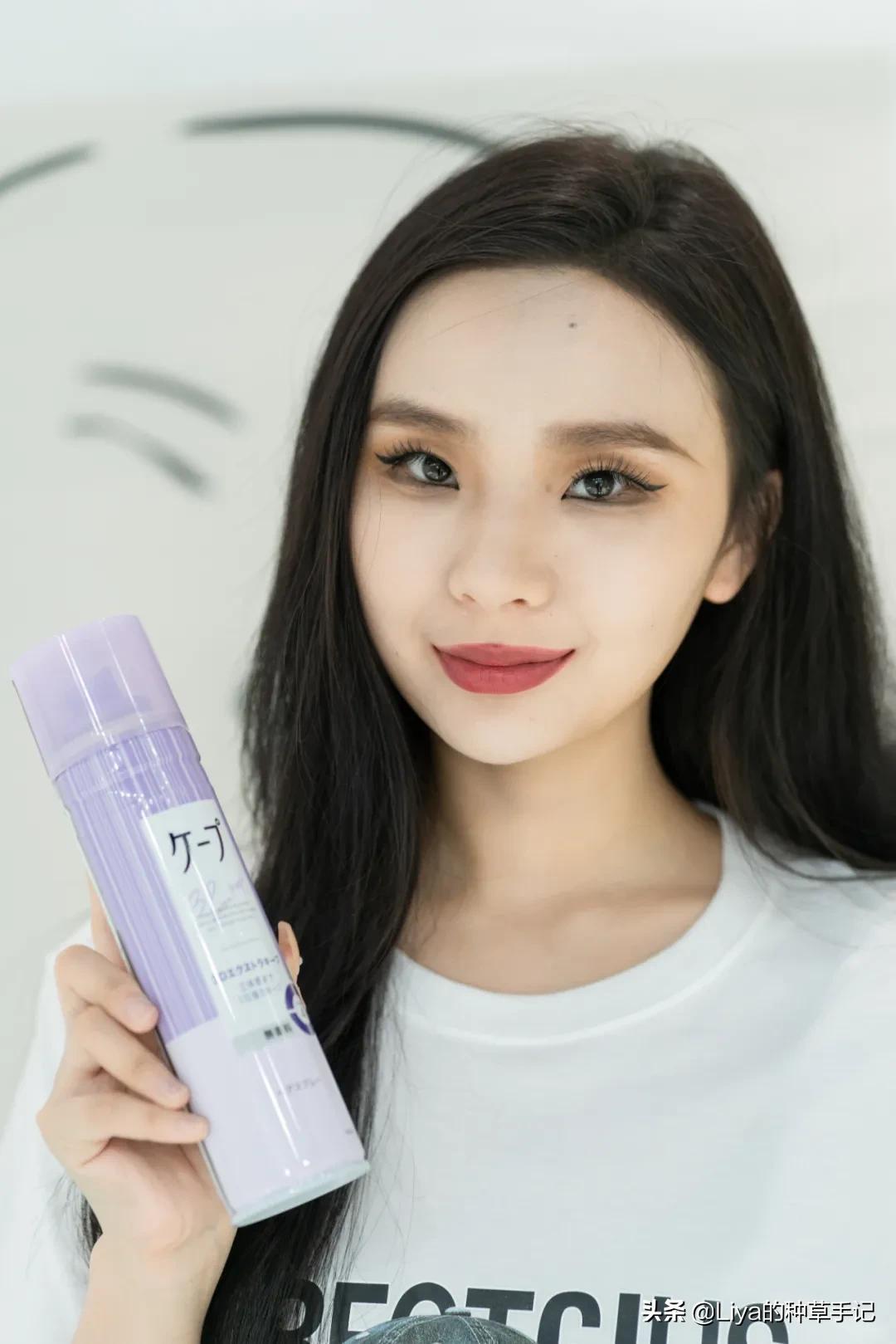 不要再披头散发了夏天适合的发型,披着和扎着都好看的浅层次发型