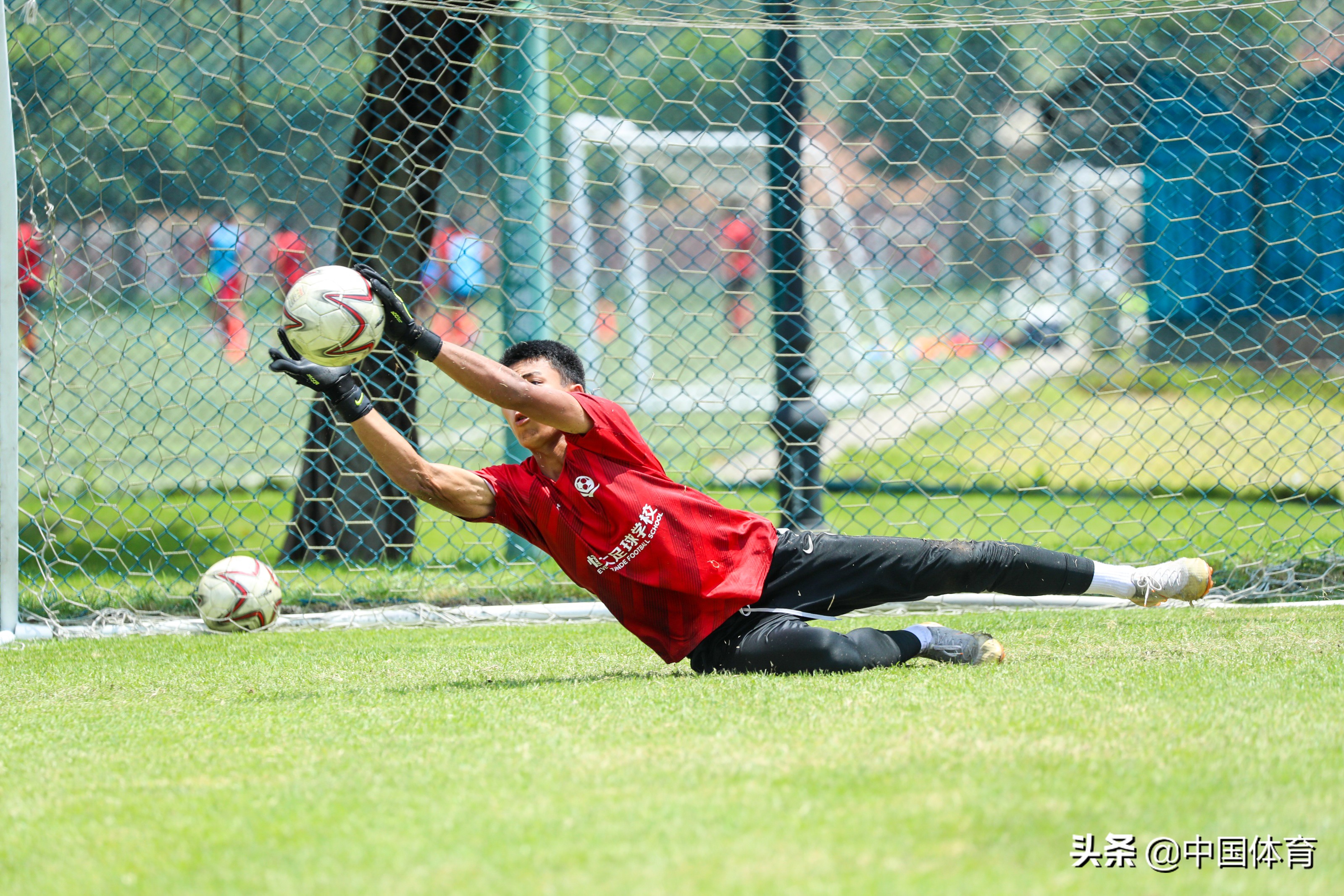 恒大足校致力训练,广州恒大足校能培养出优秀球员吗