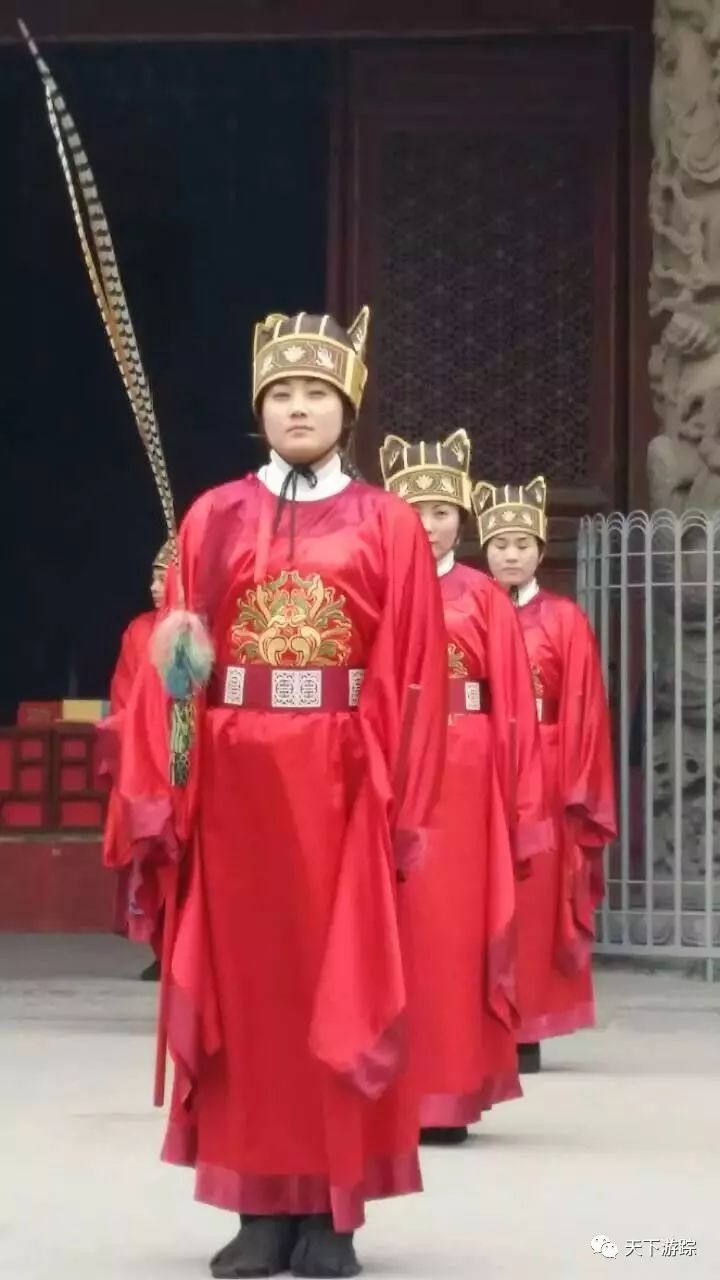 观赏曲阜的孔府孔庙孔林后的感受,曲阜的孔府和孔庙哪个更适合参观