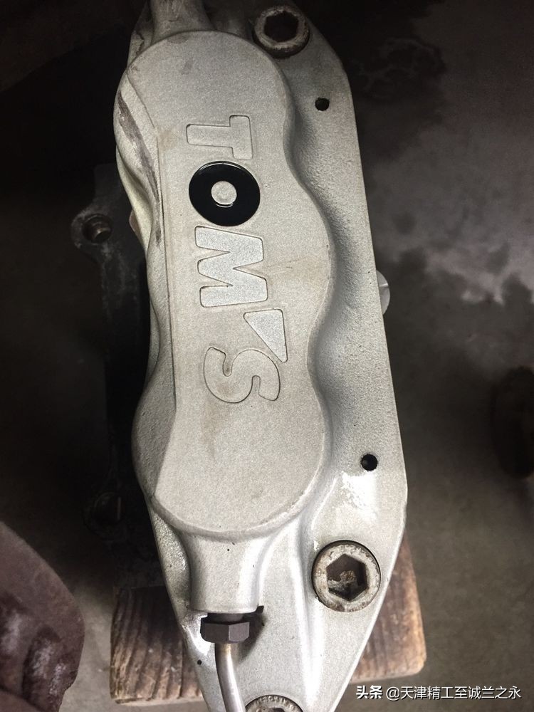 化州7哥翻新12代皇冠多少钱,11年丰田皇冠内饰翻新