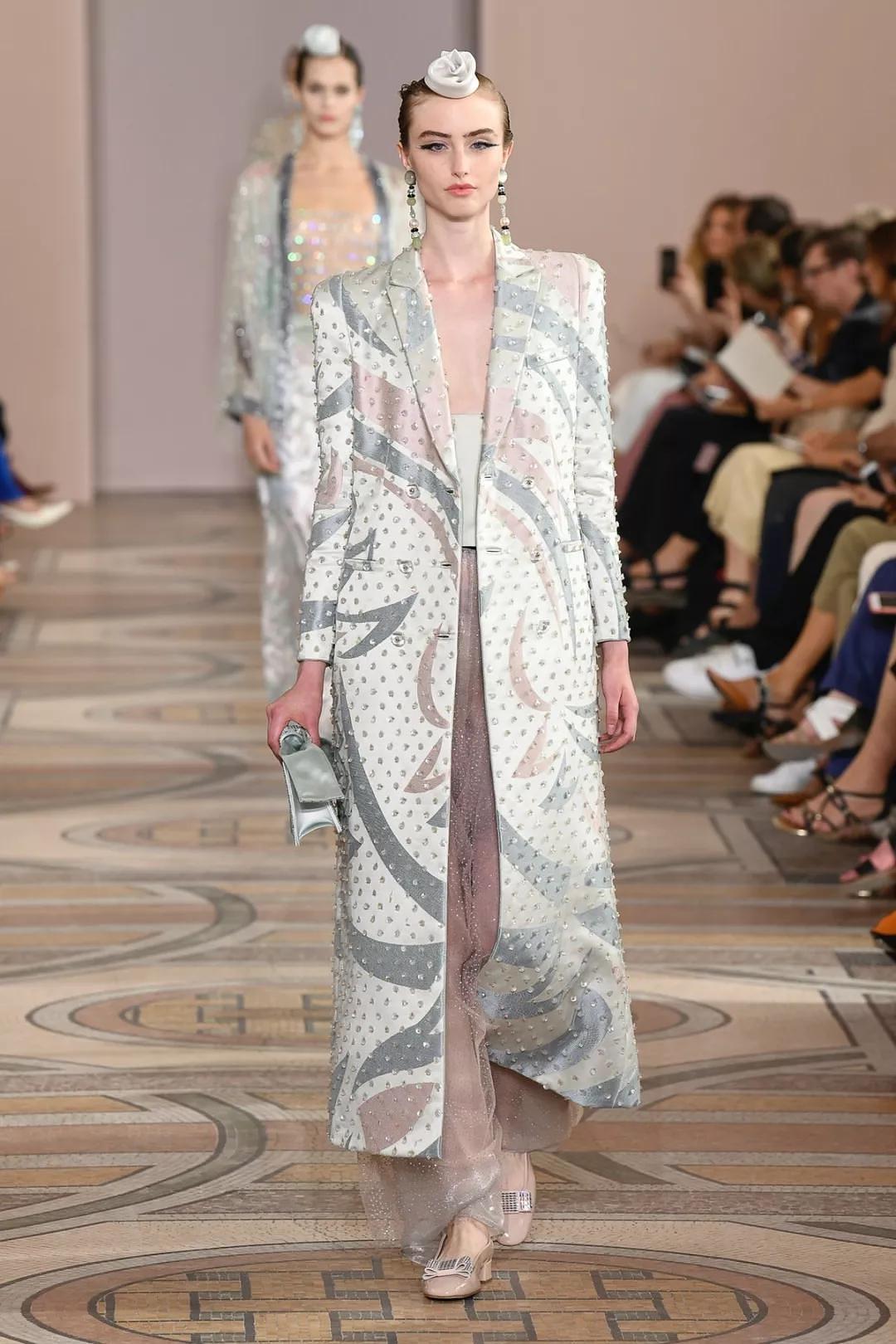 优雅不是炫耀,阿玛尼高定装