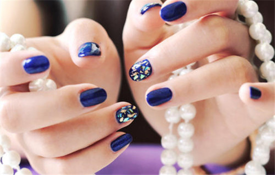 做美甲不涂防溢胶正常吗,美甲不封层有什么好处
