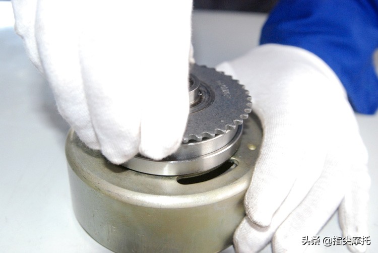 摩托车故障灯亮起启动没反应,摩托车启动出现响声的故障