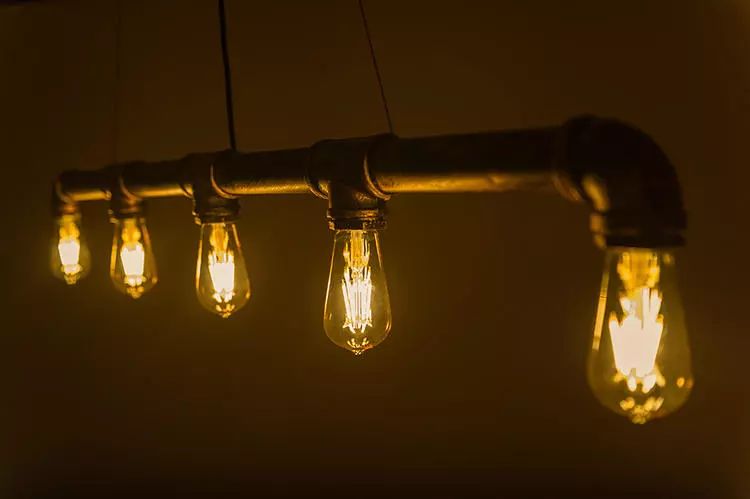 灯具照明发展,led节能灯与传统照明灯