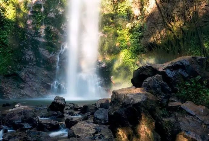 西南边境上的神秘潘多拉，比西双版纳还美，一不小心就出国