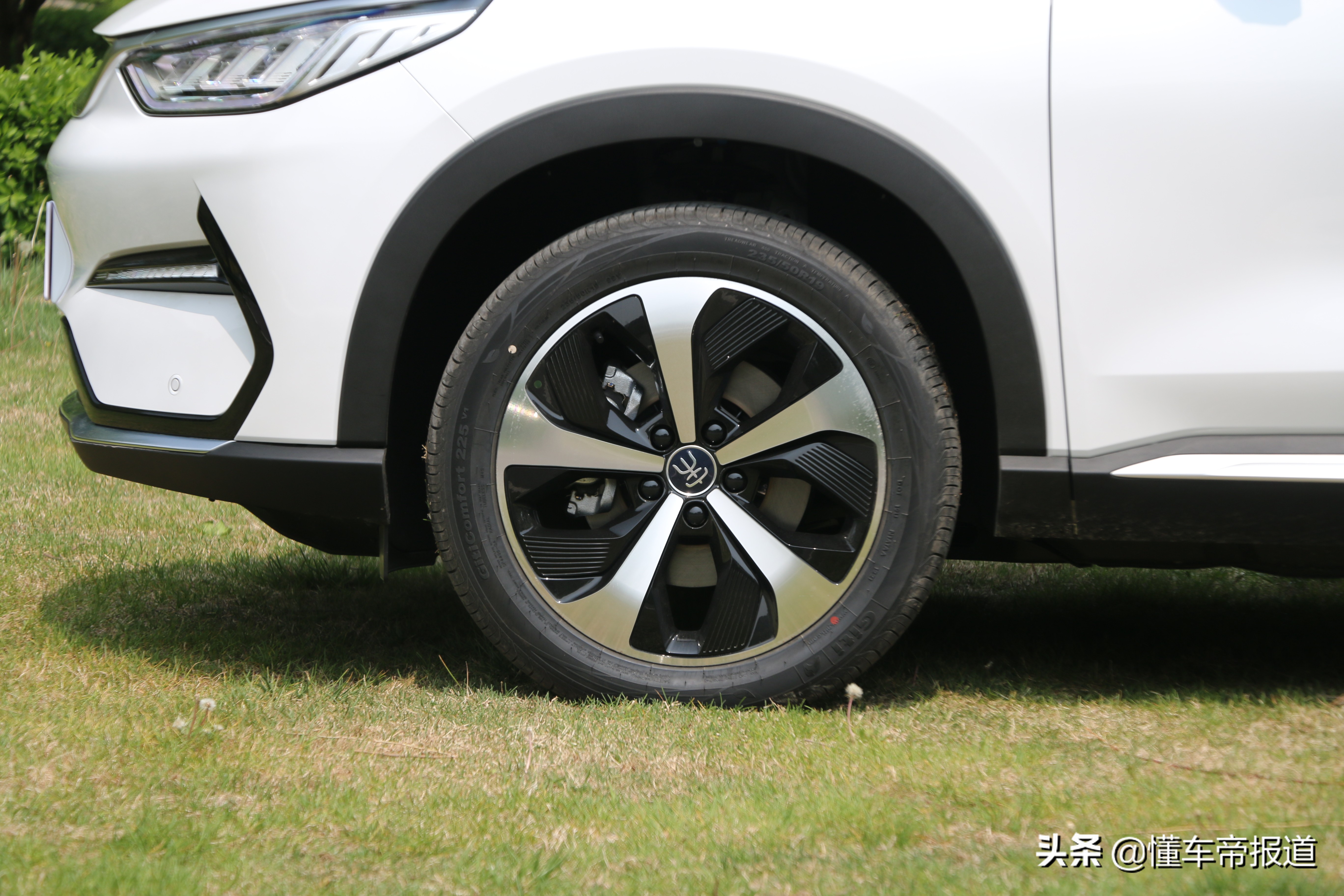 新款宋plusev2022款动力,新车底盘有点抖