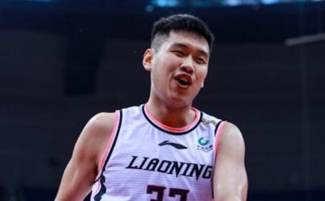 官宣！莫泰签约正式达成，00后内线接班苏伟，辽篮小将迎来春天