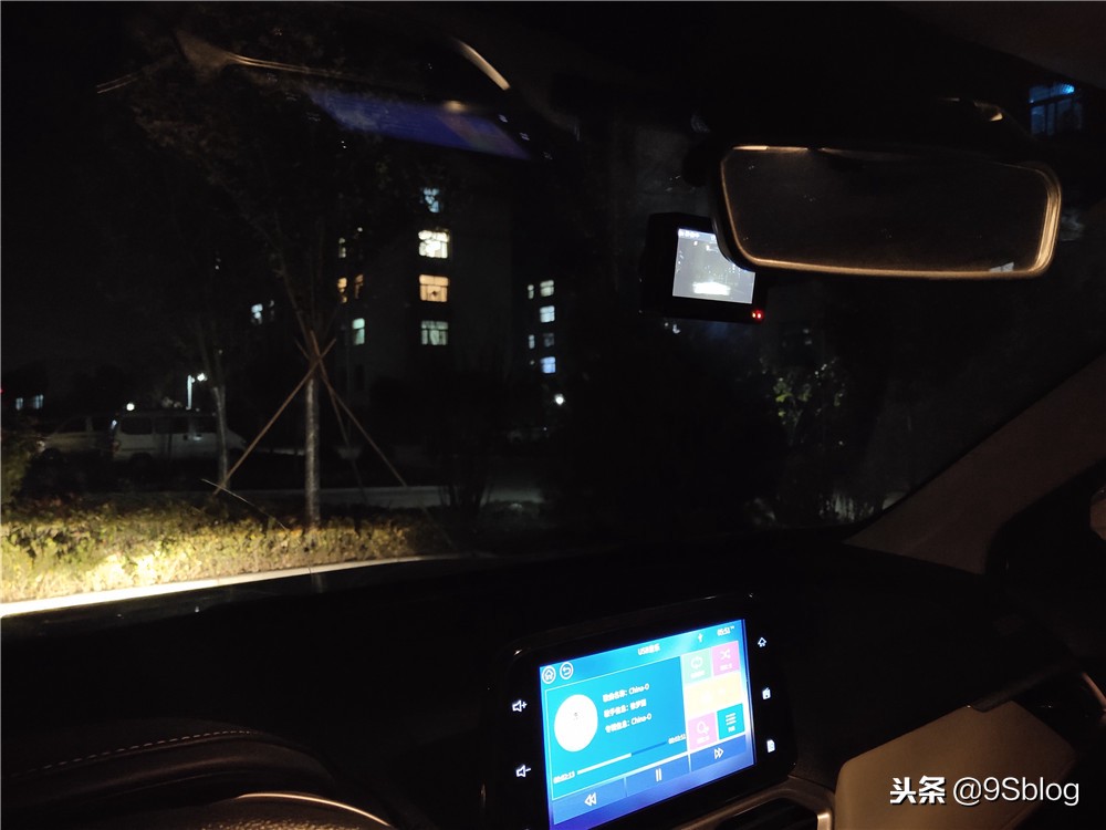 小蚁行车记录仪下载录像,小蚁行车记录仪更换电池