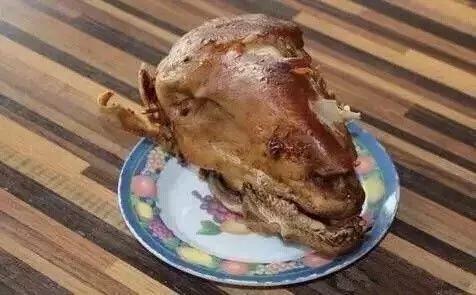 *疆新**也有很多“奇葩”的食物，有的看到反胃，有的念念不忘