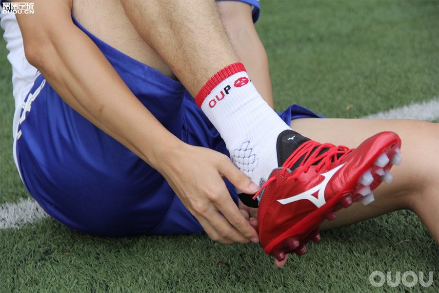 足球鞋实战测评nike暗煞,rebula足球鞋测评