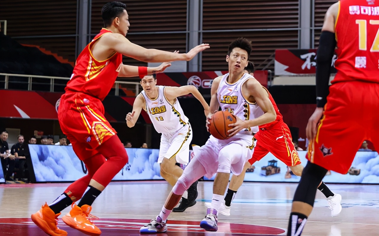 马布里最大的一次被砍5分一板,马布里11分钟砍10分