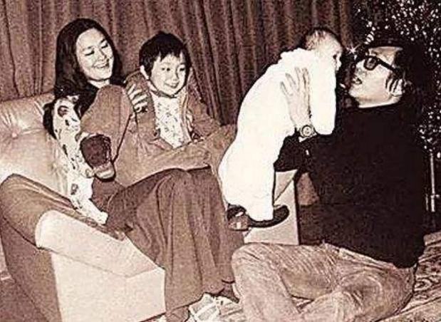 拿林青霞开刷，骂刘德华3年，一生恋3女，如何点评老流氓黄霑？