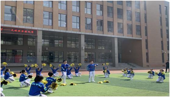 东风路小学的啦啦操,河南省东风路小学啦啦操
