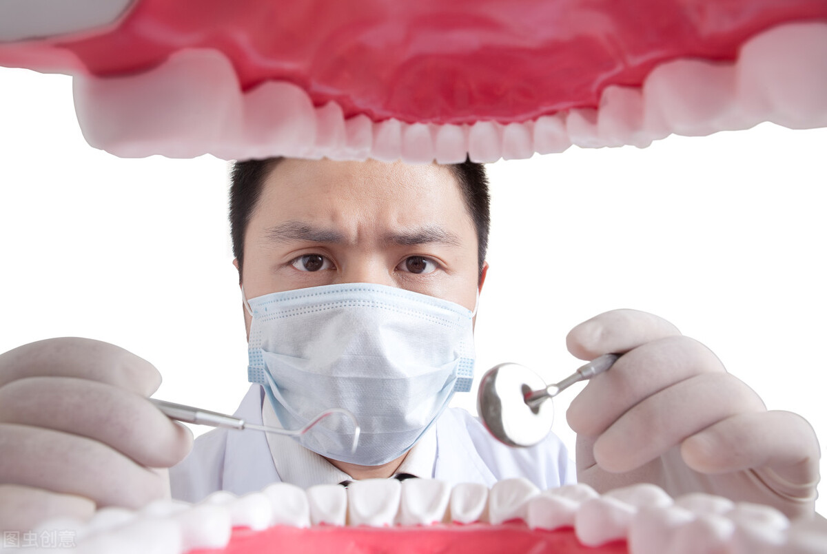 种一颗牙上万,种植牙换牙齿价格