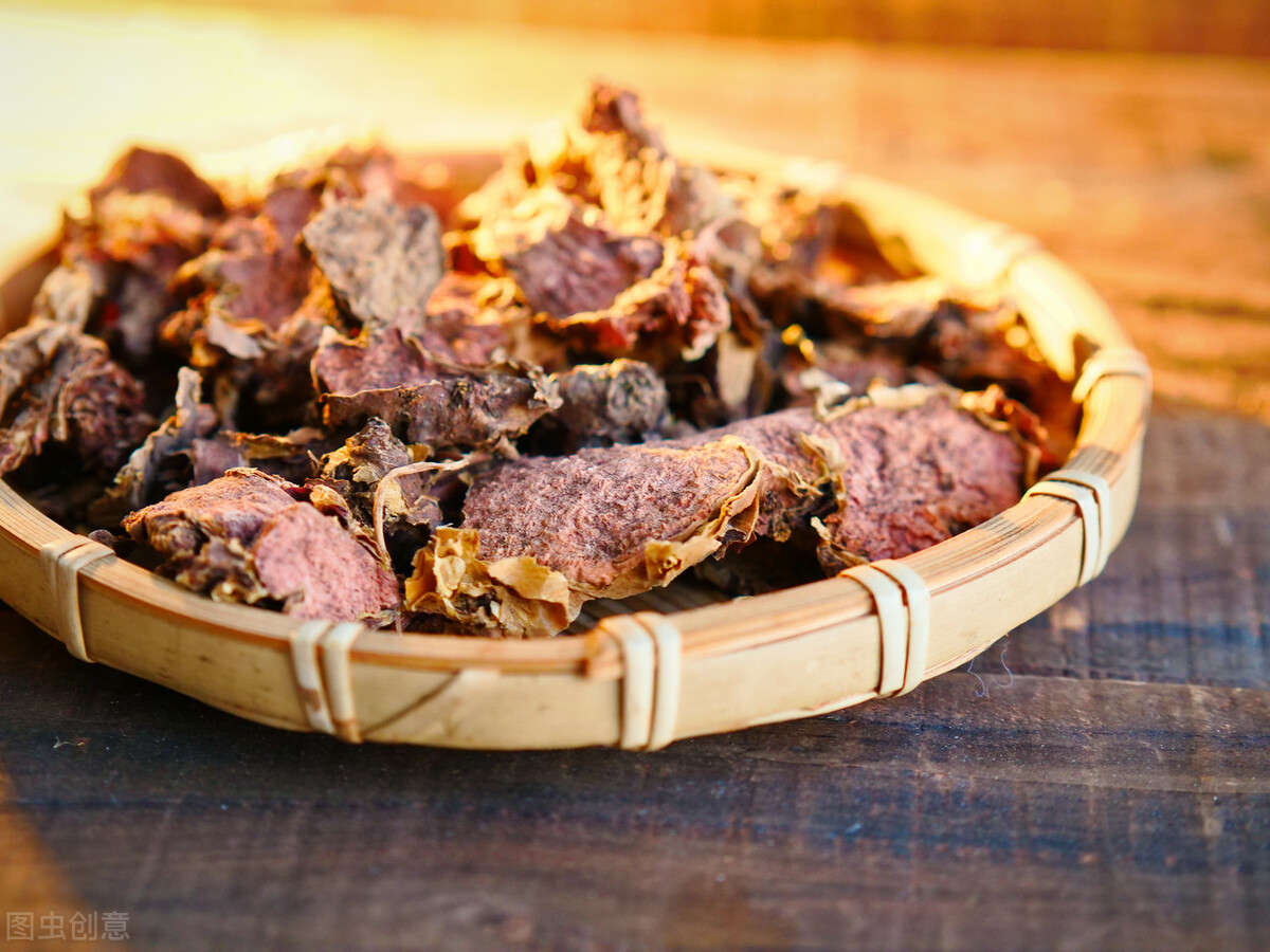 睾丸潮湿出汗多中医,出汗多睾丸潮湿