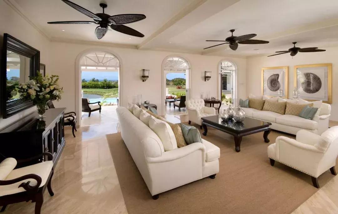 十大足球巨星豪宅,足球巨星c罗的豪华别墅