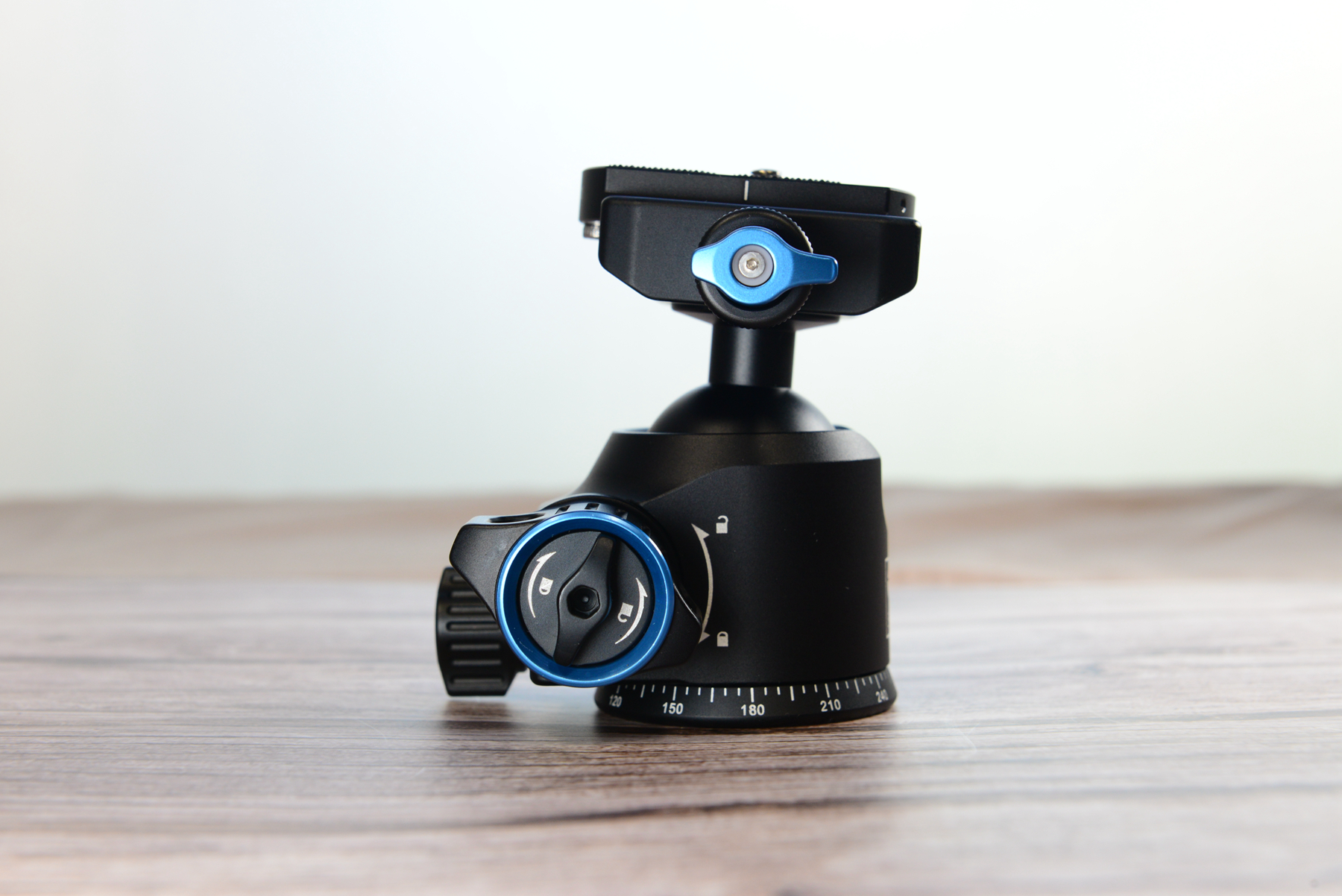 思锐t1204x碳纤维三脚架,思锐长焦三脚架推荐