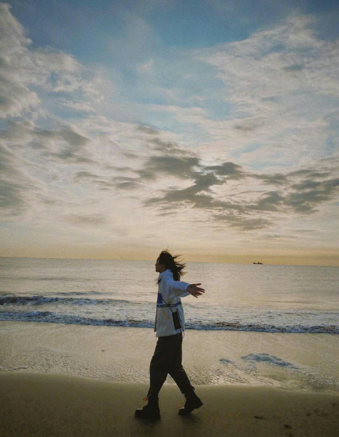 刘雯冬季穿搭外套,今年刘雯冬天最新穿搭