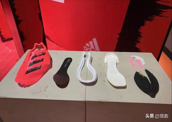 跑鞋全掌碳板和半掌碳板的区别,什么跑鞋最好有碳板