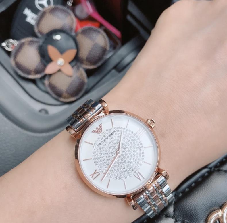 阿玛尼满天星手表送女生,阿玛尼满天星手表买回来不用调吗