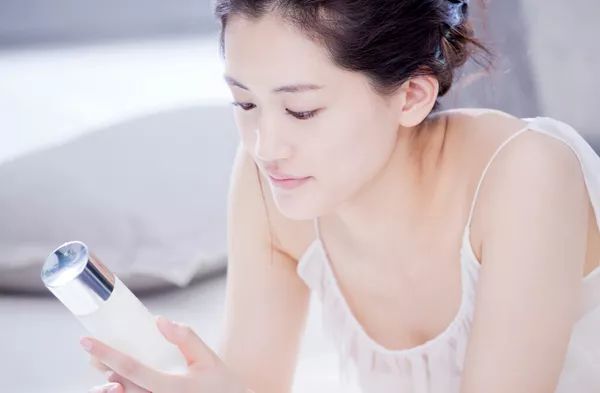 夏天肤色黑怎么办,黑黄暗沉肤色改善