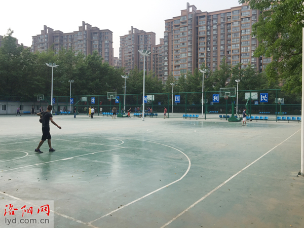 洛阳哪里有室内免费球场,洛阳邙山体育公园有什么球场