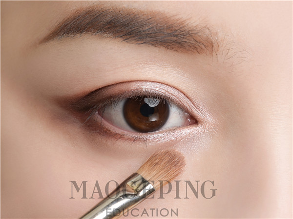 不会出错的眼影公式,新手不会出错的眼影盘颜色