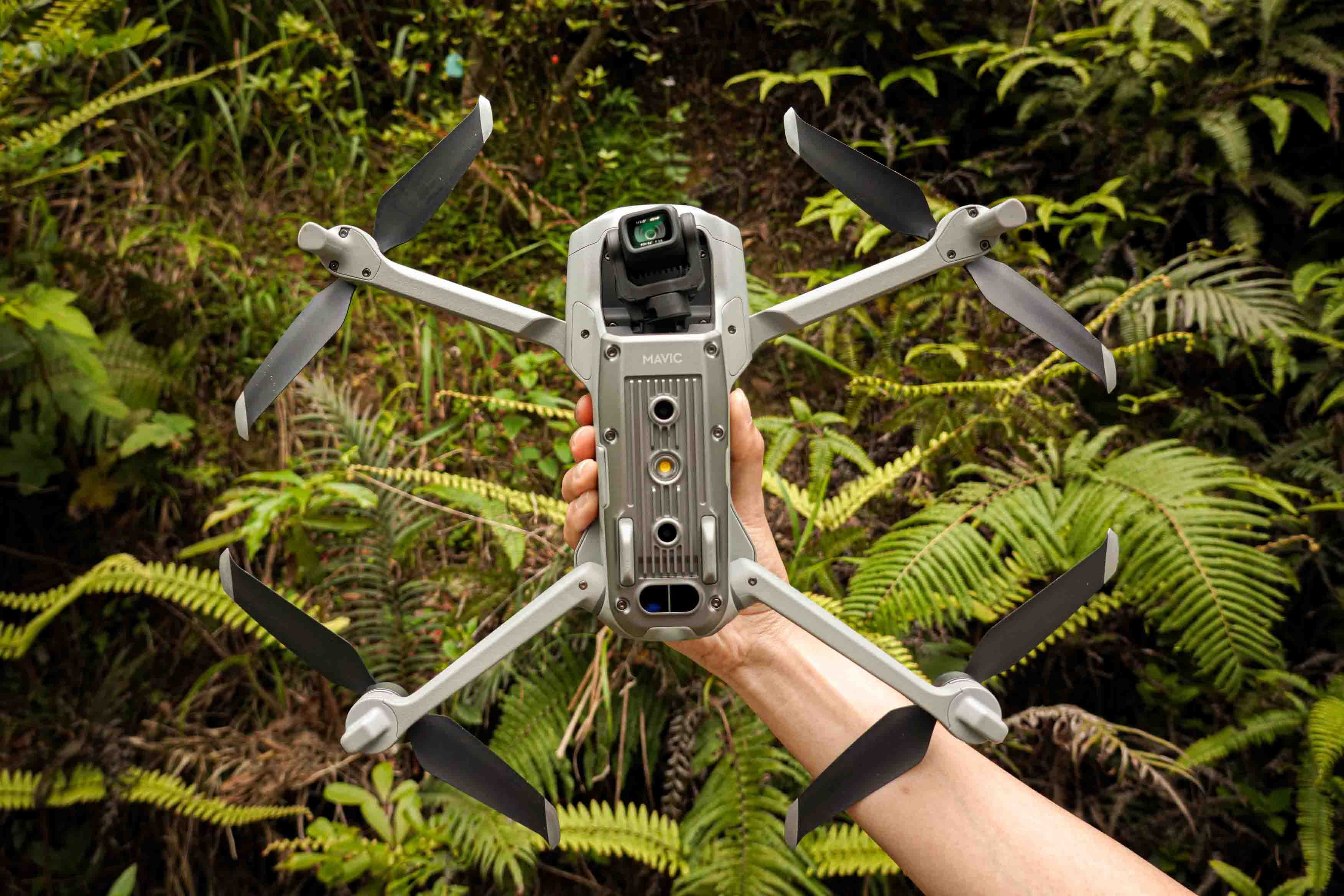 御air2性能展示,御2变焦版和air2s哪一个变焦更强