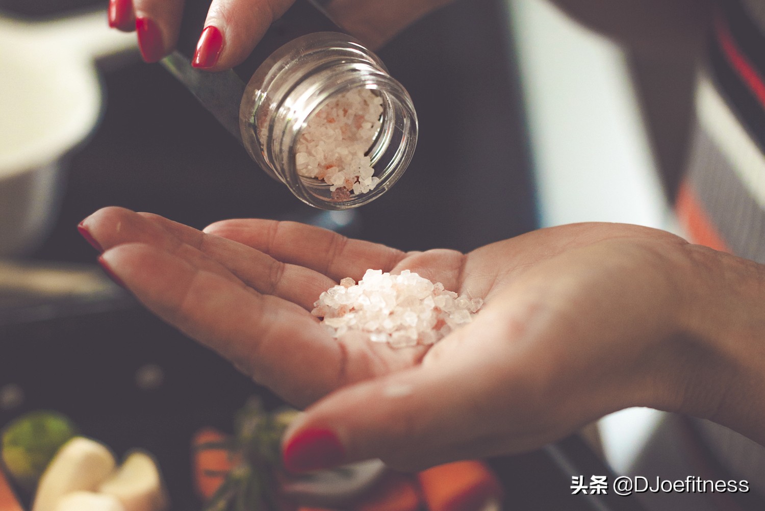 脚踝外侧肿最快的恢复办法,脚踝肿有什么感觉