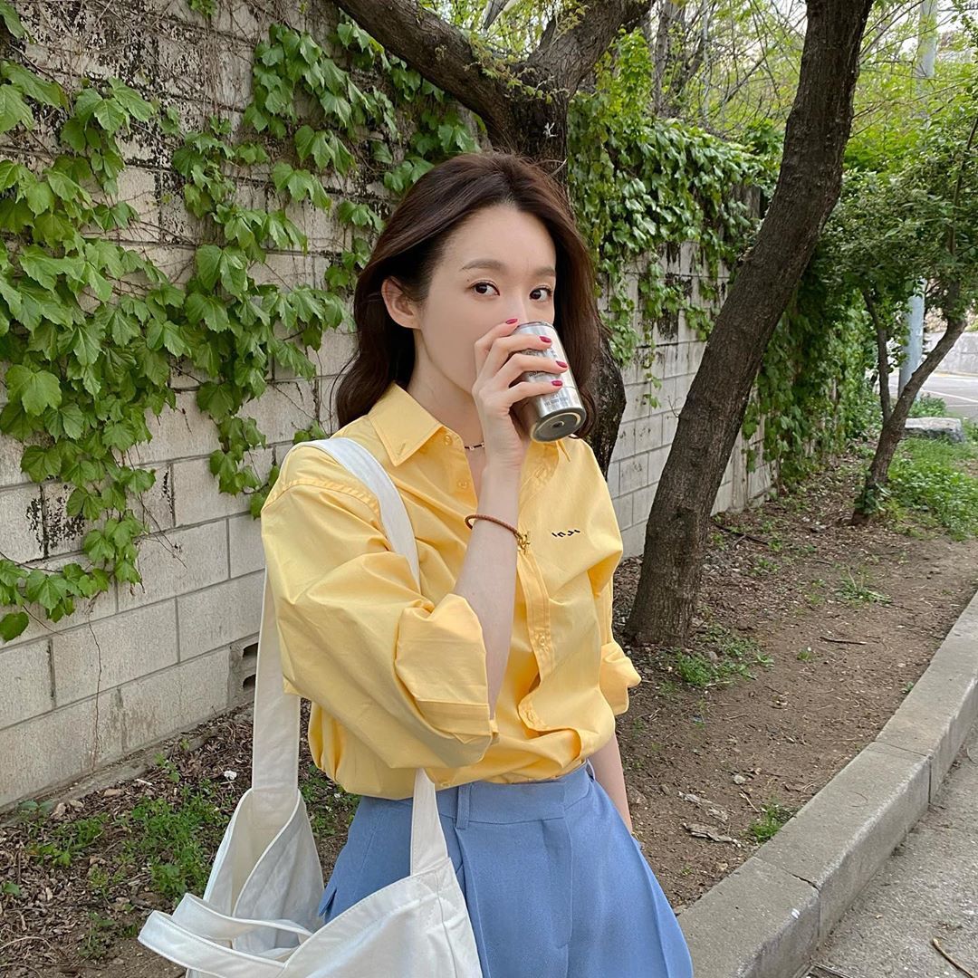 “女版王思聪”姜敏京，韩国富贵花歌手，穿搭是白富美的标榜